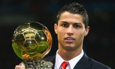 米兰体育官方网站-欧冠淘汰赛之夜，克莱持续制造杀伤