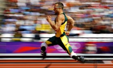 米兰体育官方网站-极速与绿茵，F1新赛季揭幕战与拜仁争冠战的激情碰撞