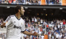 米兰体育-黄喜灿数据全面爆炸！摩纳哥对阵秘鲁的战术启示