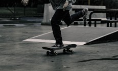 米兰百家乐-赛道风云，阿斯顿马丁横扫梅赛德斯，诺里斯带队取胜