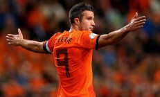 米兰真人-约基奇存在感拉满却难阻开拓者强势晋级，热火王朝余晖下的新格局