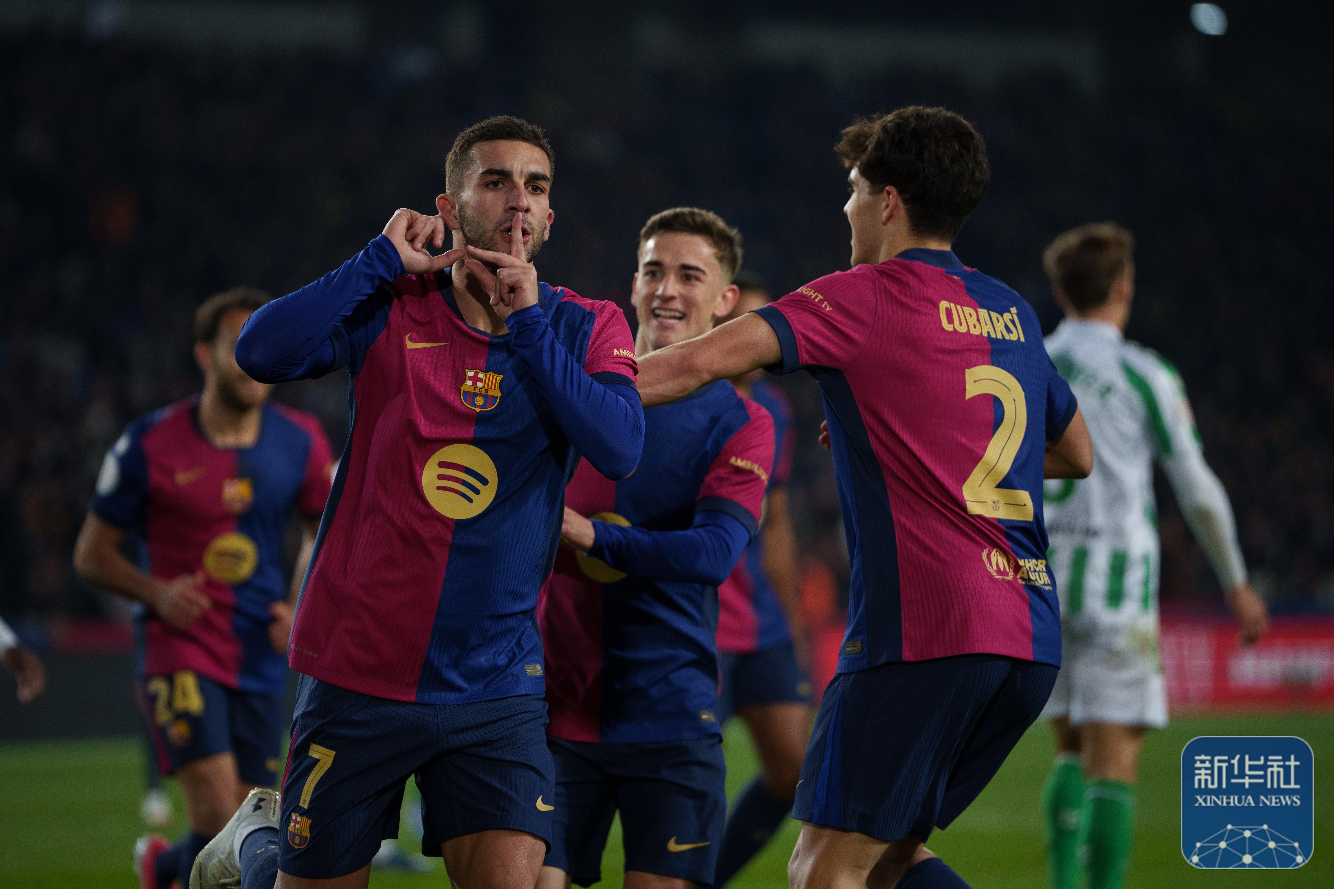 包含巴塞罗那客场一球小胜对手，继续领跑积分榜的词条