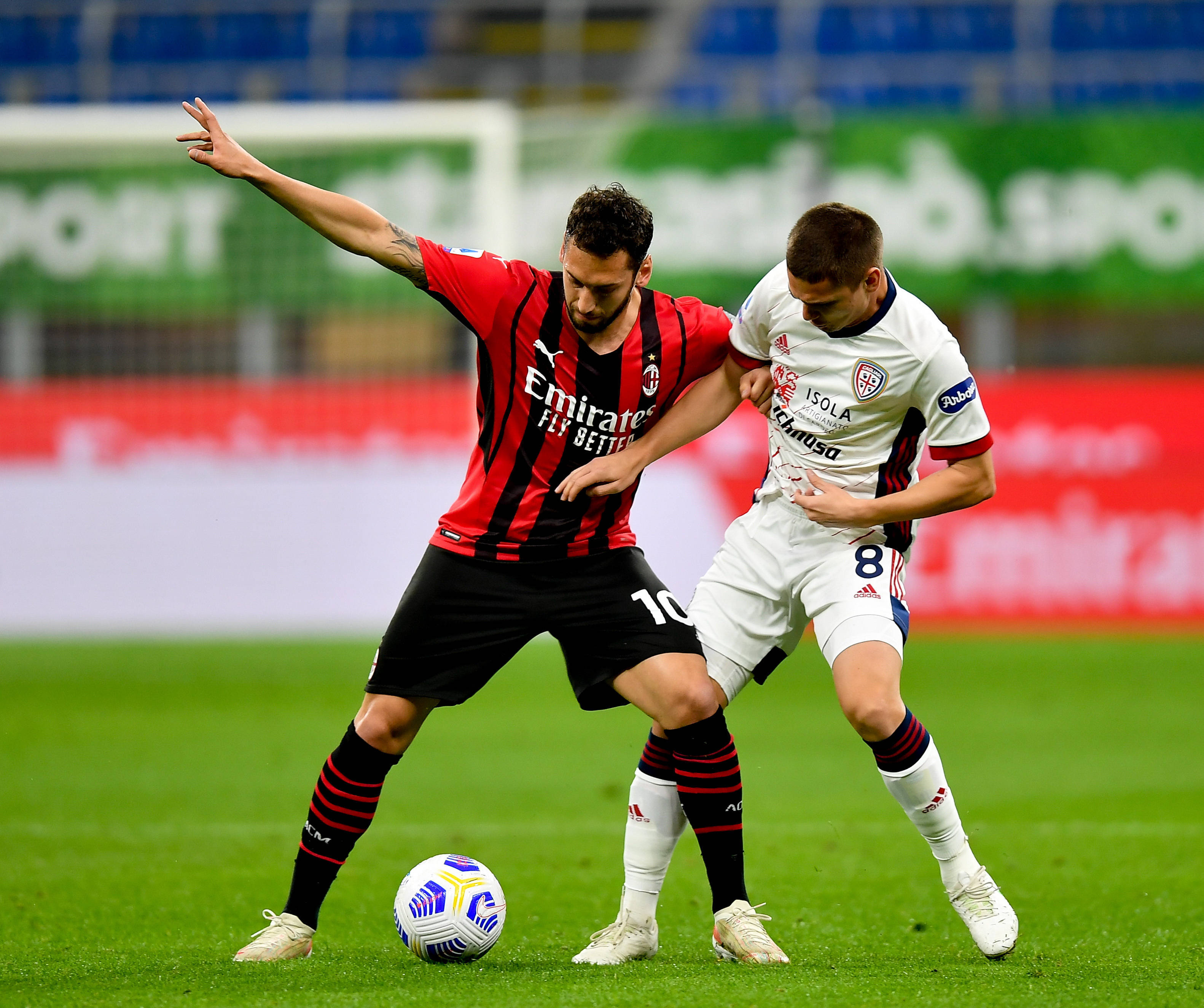 卡利亚里新签中场展现出色，获主帅赞誉的简单介绍