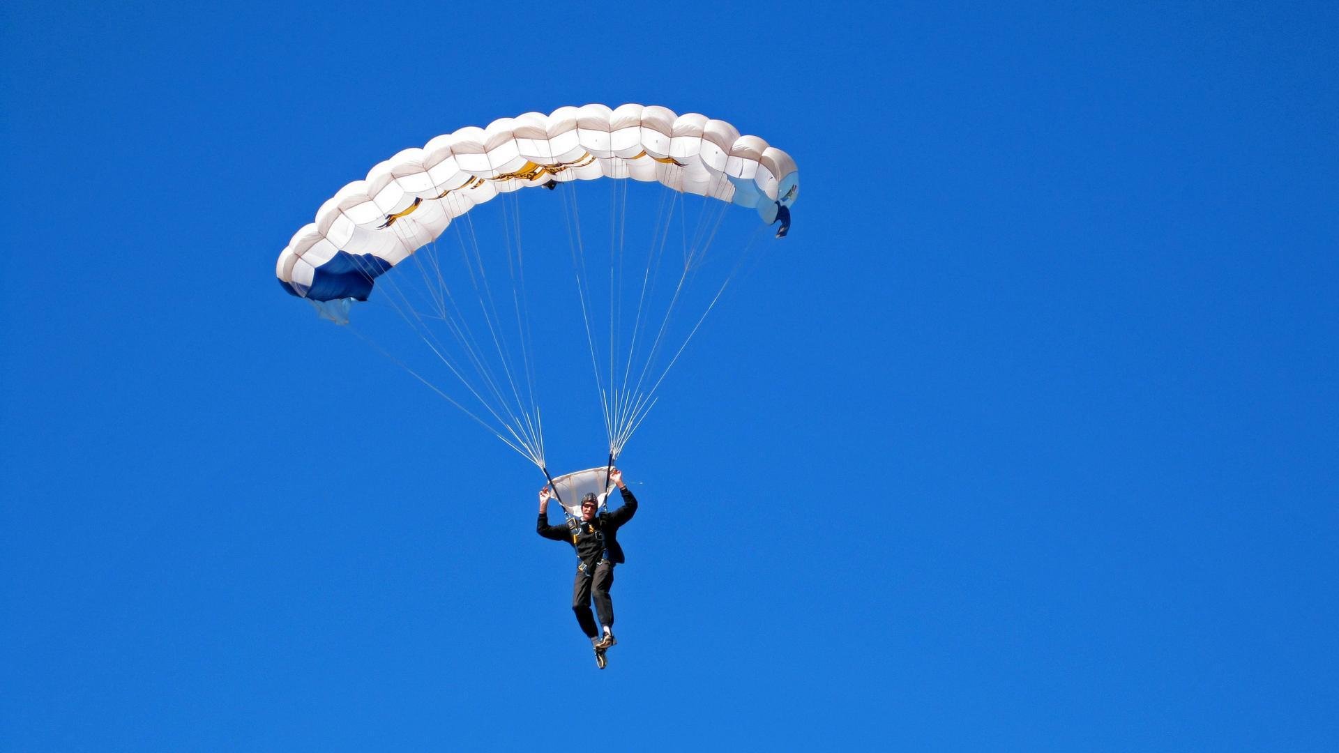 跨越时空的征服者，当尼斯铁蹄踏碎北非之梦，穆勒于抢七夜写下不朽传奇