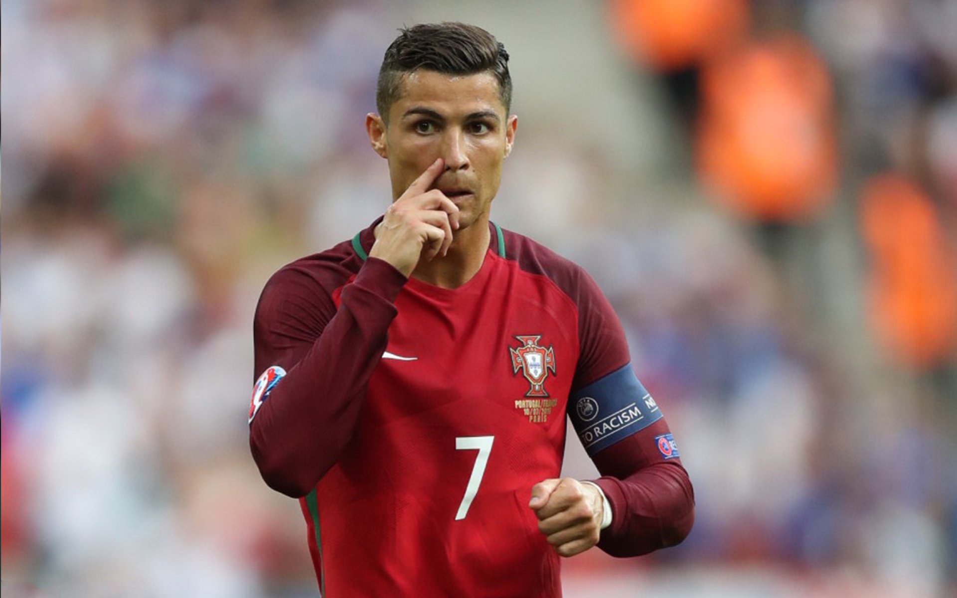 绿茵场外的血拼，当皇马传奇遇见阿尔及利亚，而梅西在另一片战场主宰命运