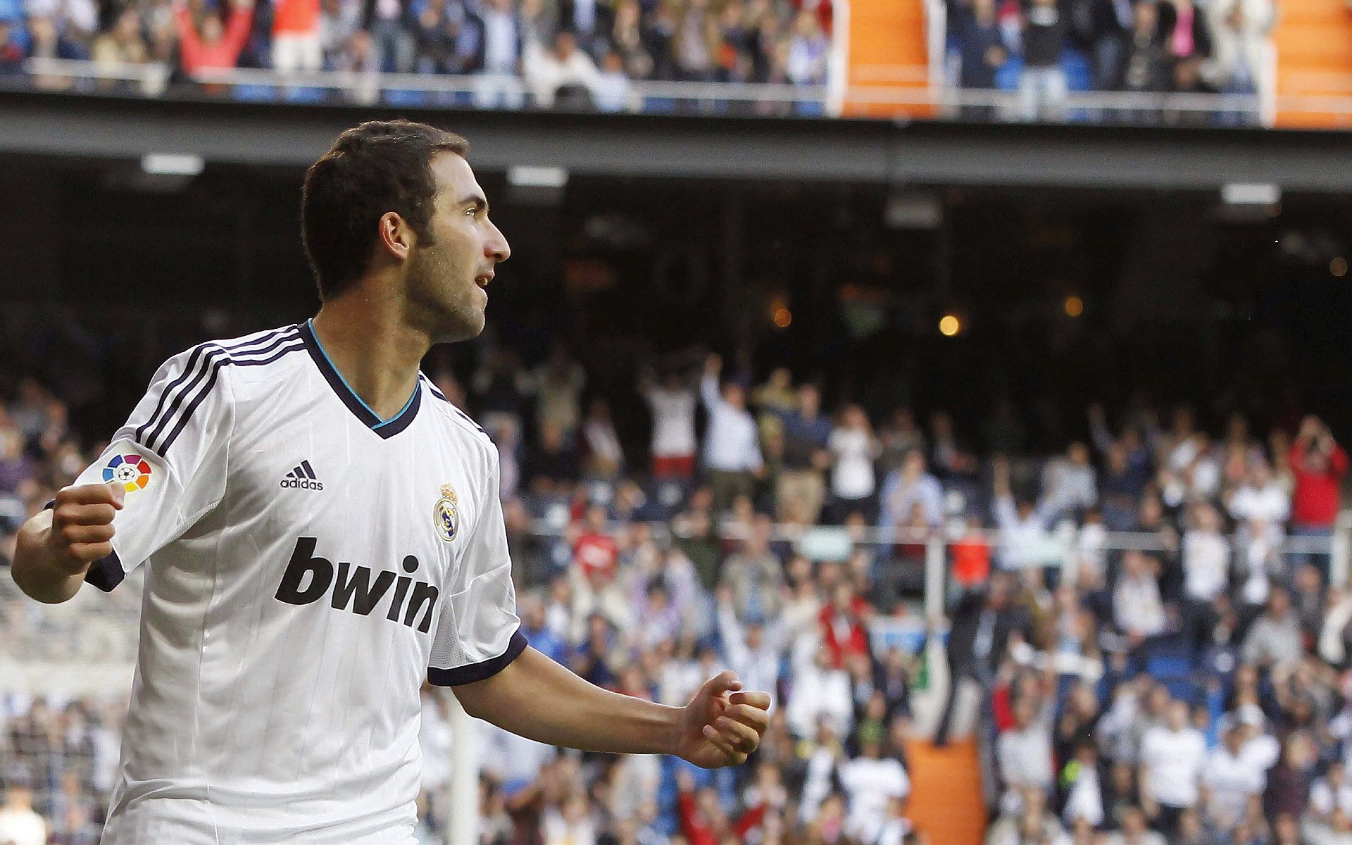 风云变色，红牛二队银石逆袭撼动迈凯伦，勒克莱尔孤胆英雄封神一战